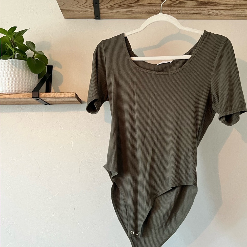 Vestique Olive Ribbed Bodysuit